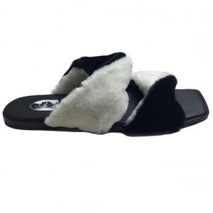 NWOB VHNY Twisted Faux Fur Square Toe Indoor/Outdoor Slide Slippers Size 8